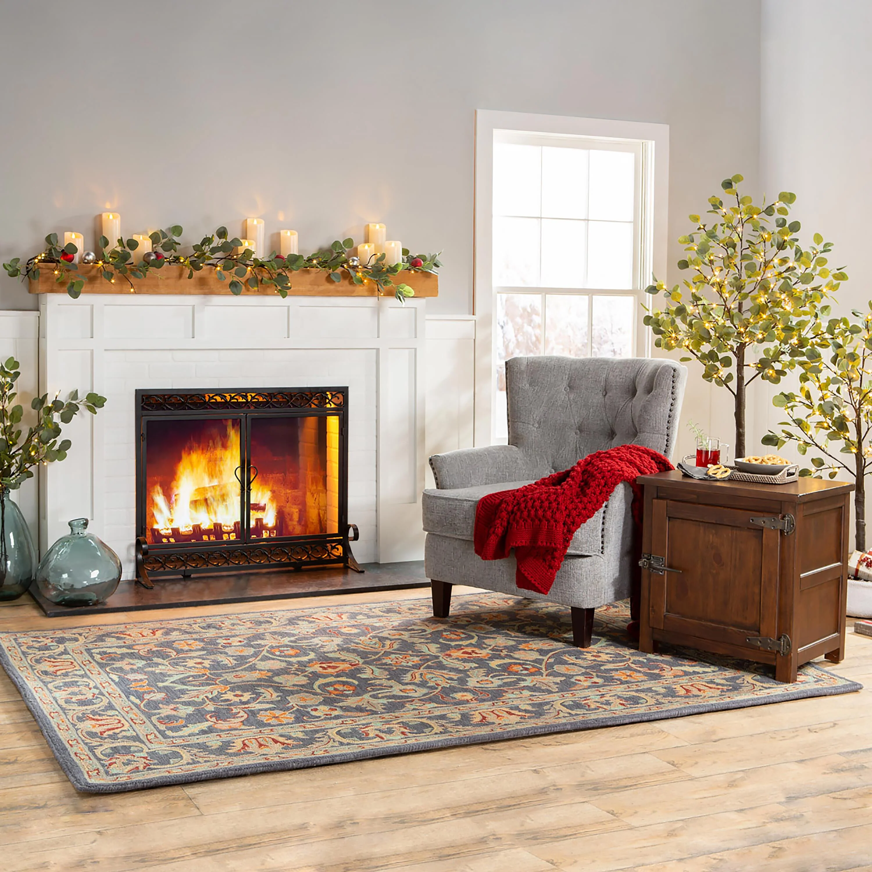Small Cast Iron Scrollwork Fire Screen With Doors - Image 11