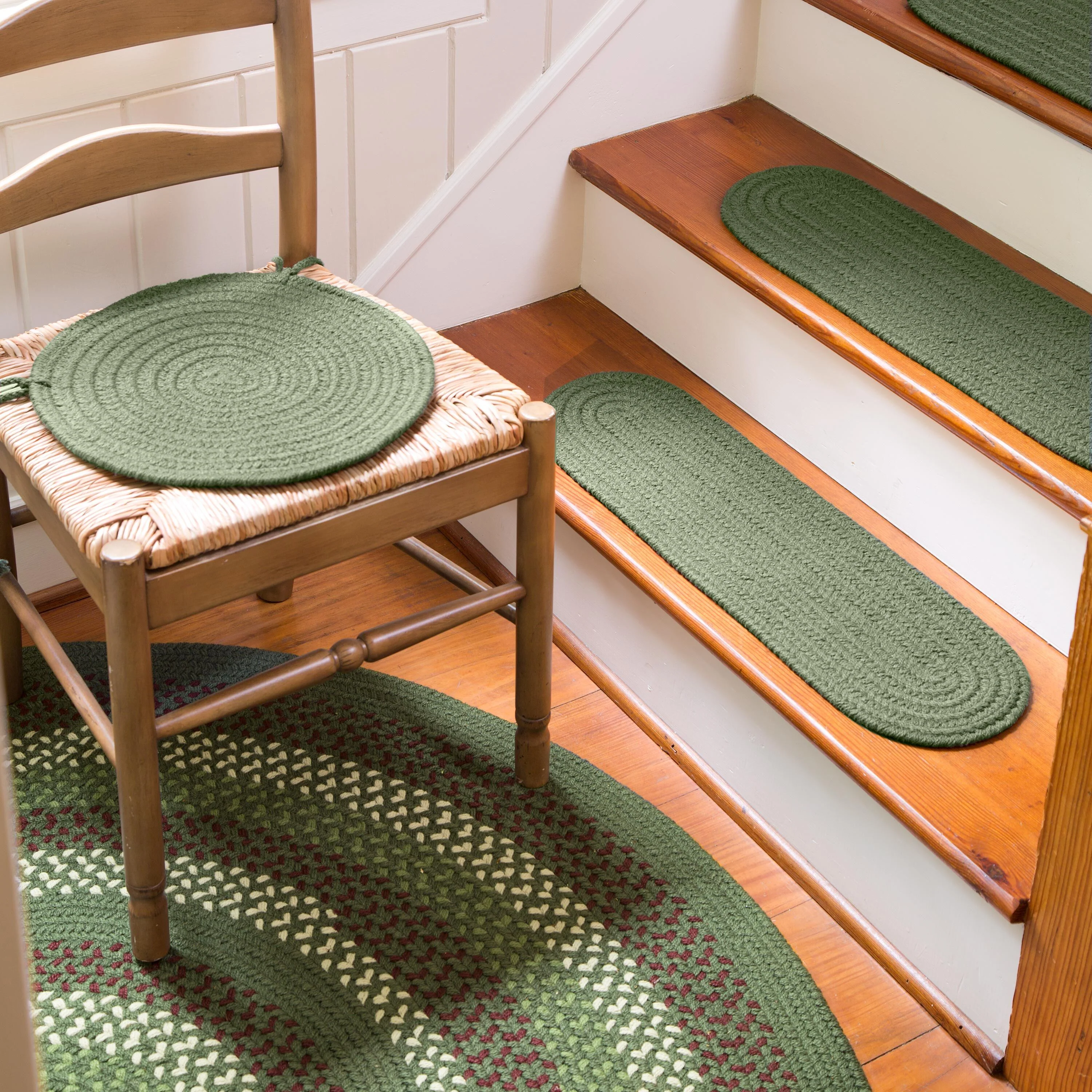 Solid Color Country Classic Braided Polypropylene Chair Pad, 15" dia. - Image 7