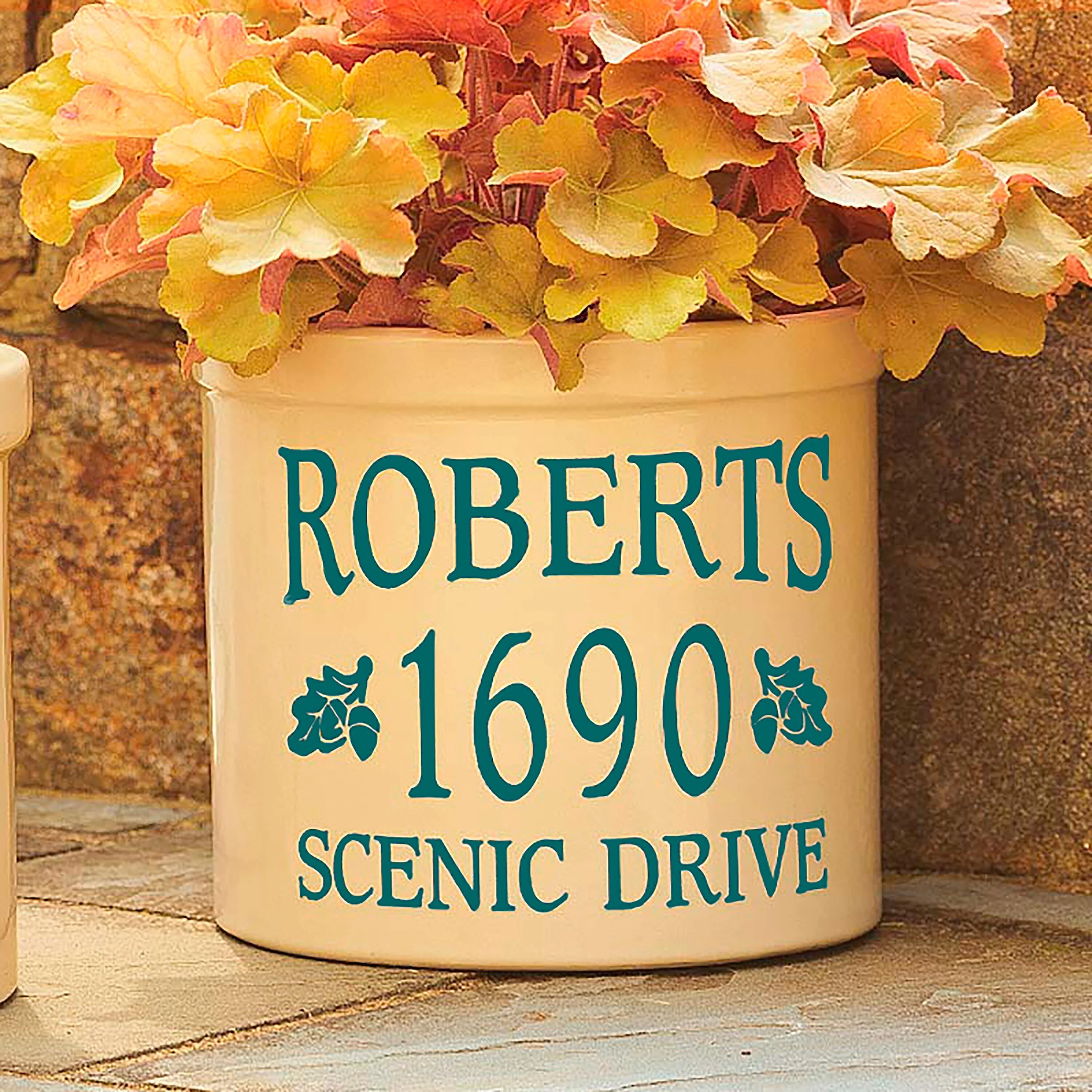 Acorn-Styled Personalized Crock - Image 2