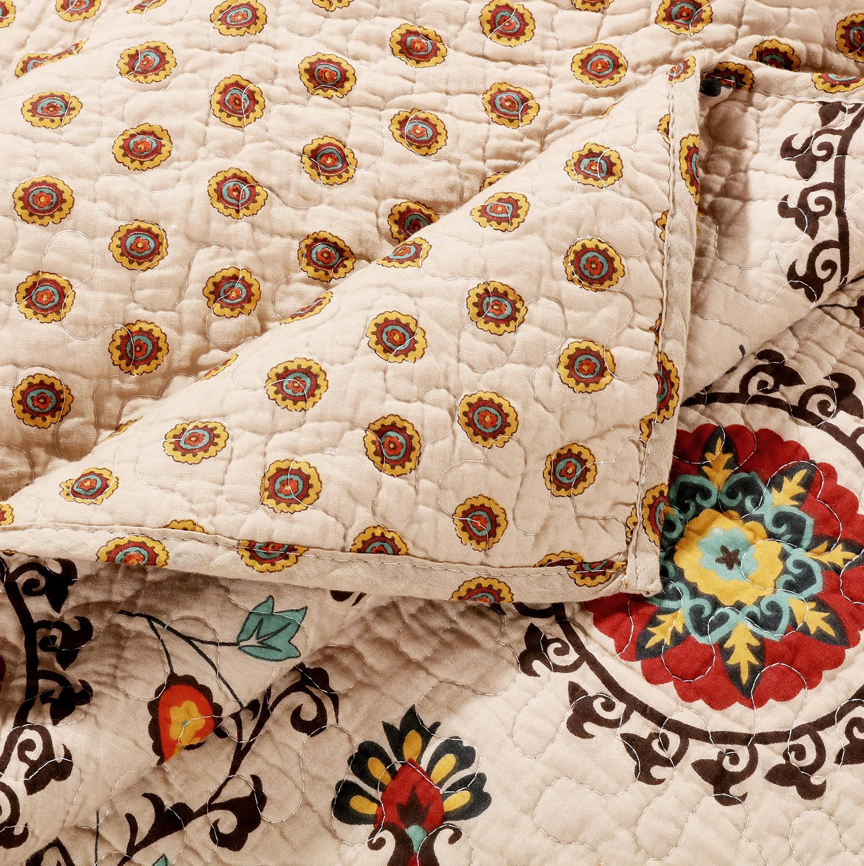 Patterned Quilted Throw - Image 9