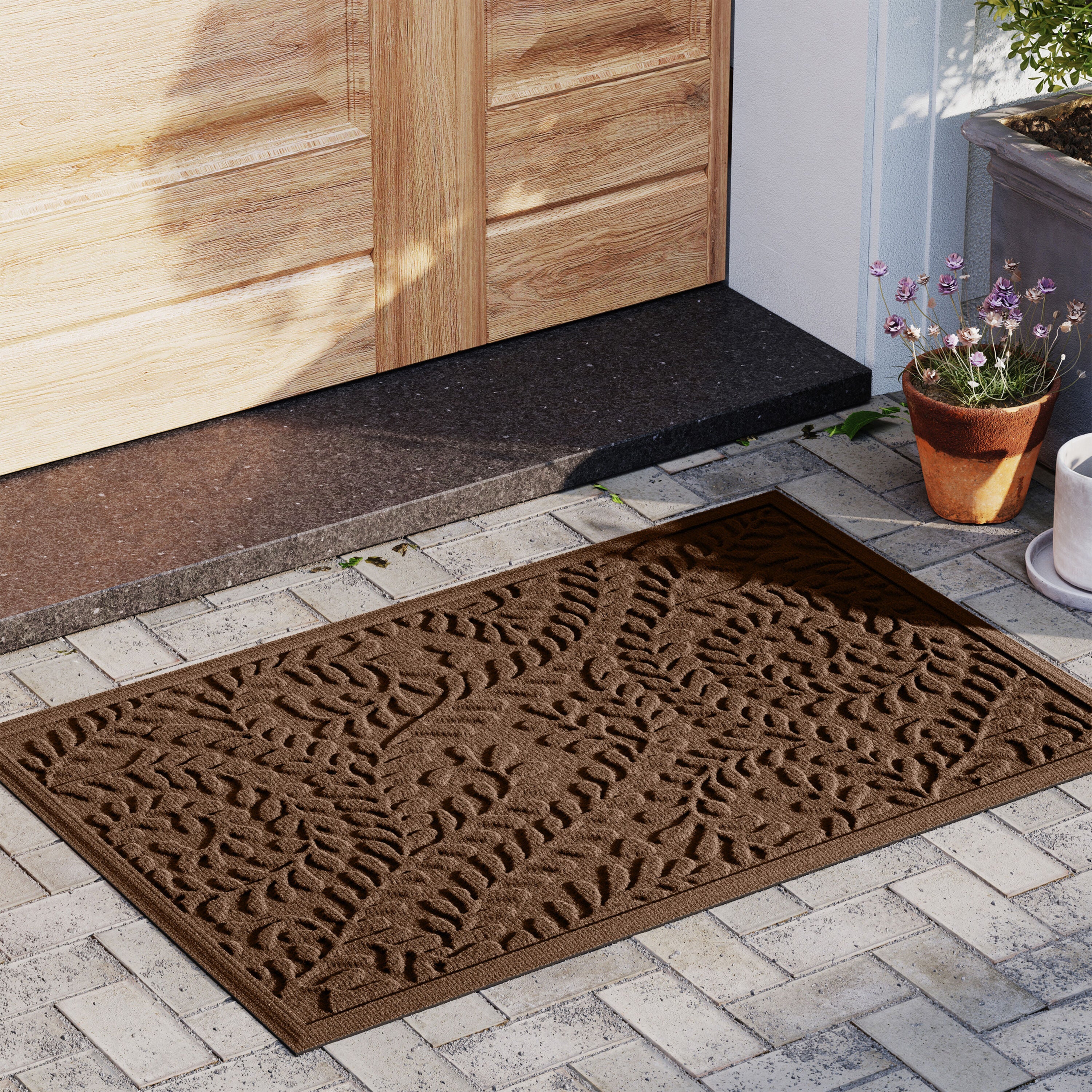 WaterHog® Indoor/Outdoor Leaves Doormat, 3' x 5' - Image 3