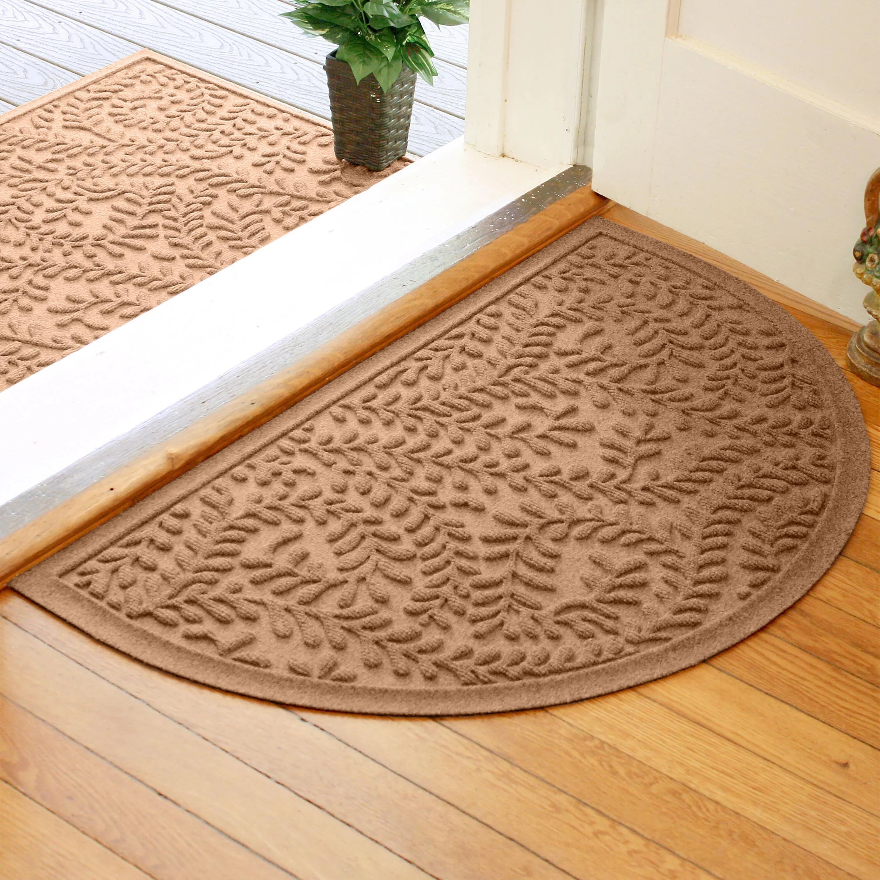 WaterHog® Indoor/Outdoor Leaves Half-Round Doormat, 24" x 39" - Image 5