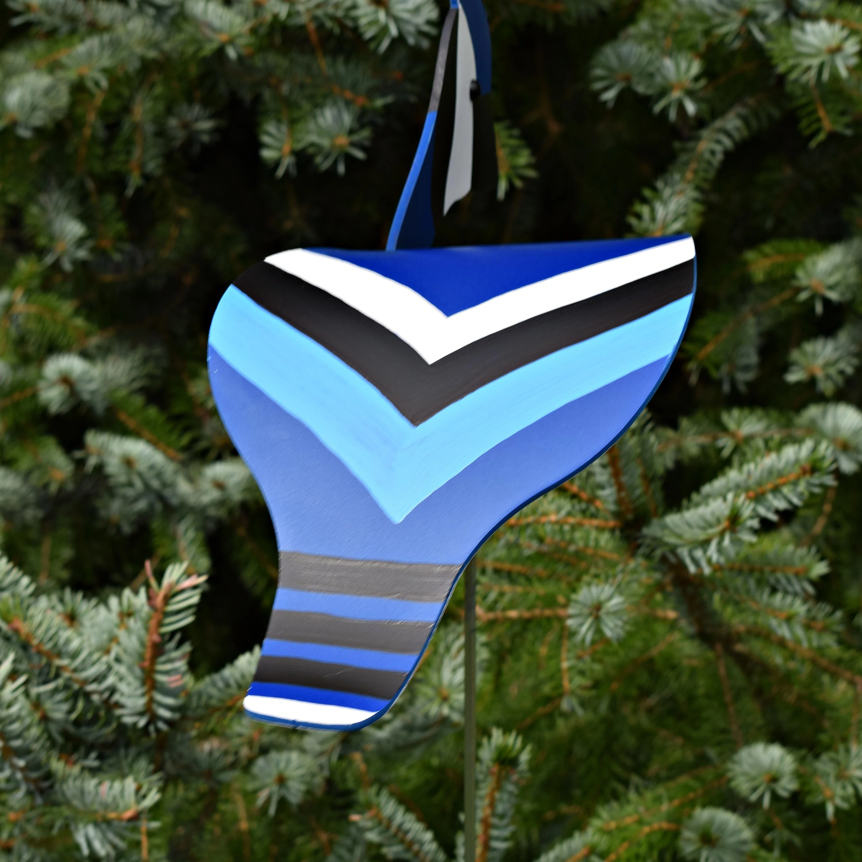 Dancing Blue Jay Sculpture - Image 2