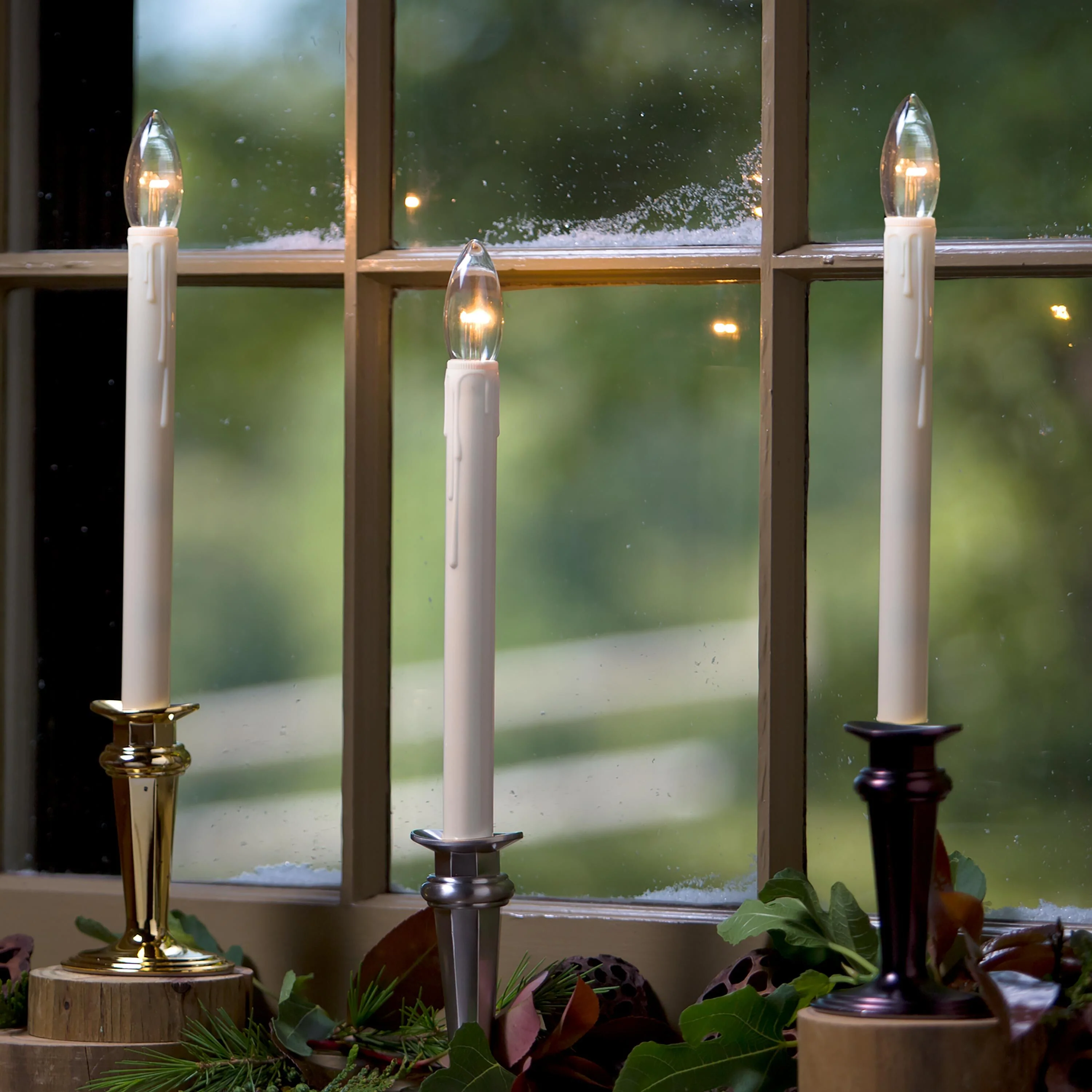 Traditional Adjustable Window Candles with Timer and Remote, Set of 4 - Image 5