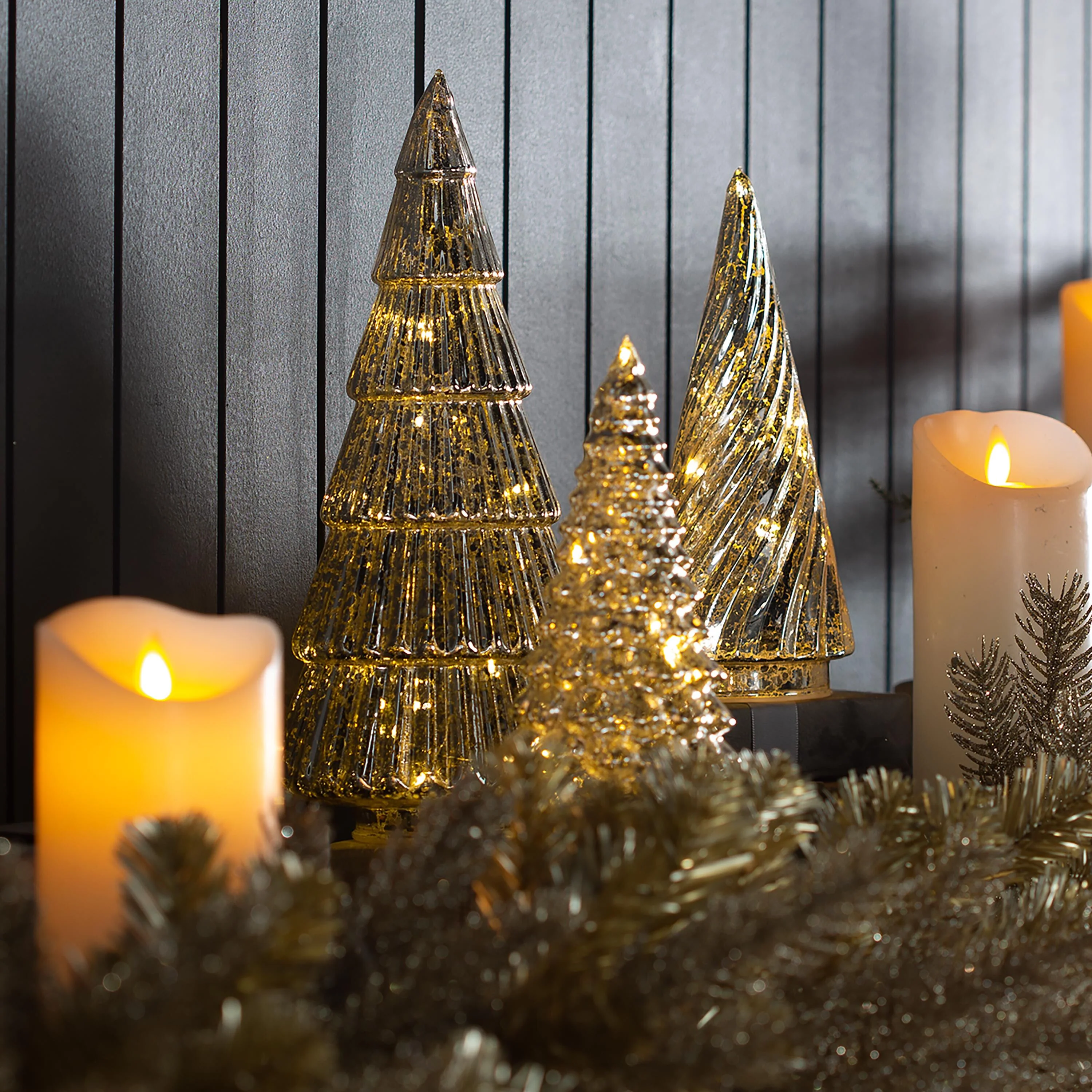 Newport Indoor/Outdoor Glitter Garland - Image 3