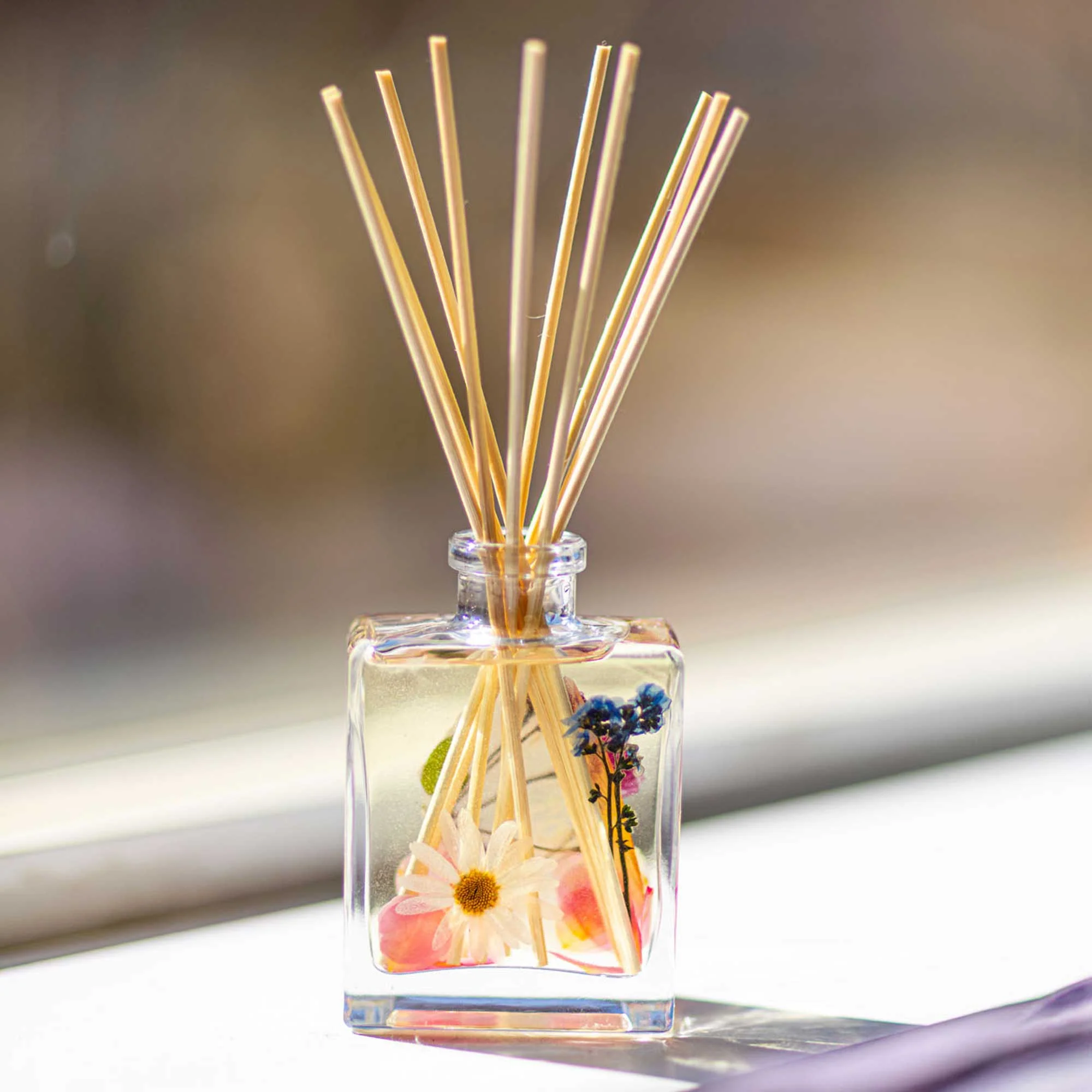 Accent Botanical Reed Diffuser - Apricot Rose - Image 2