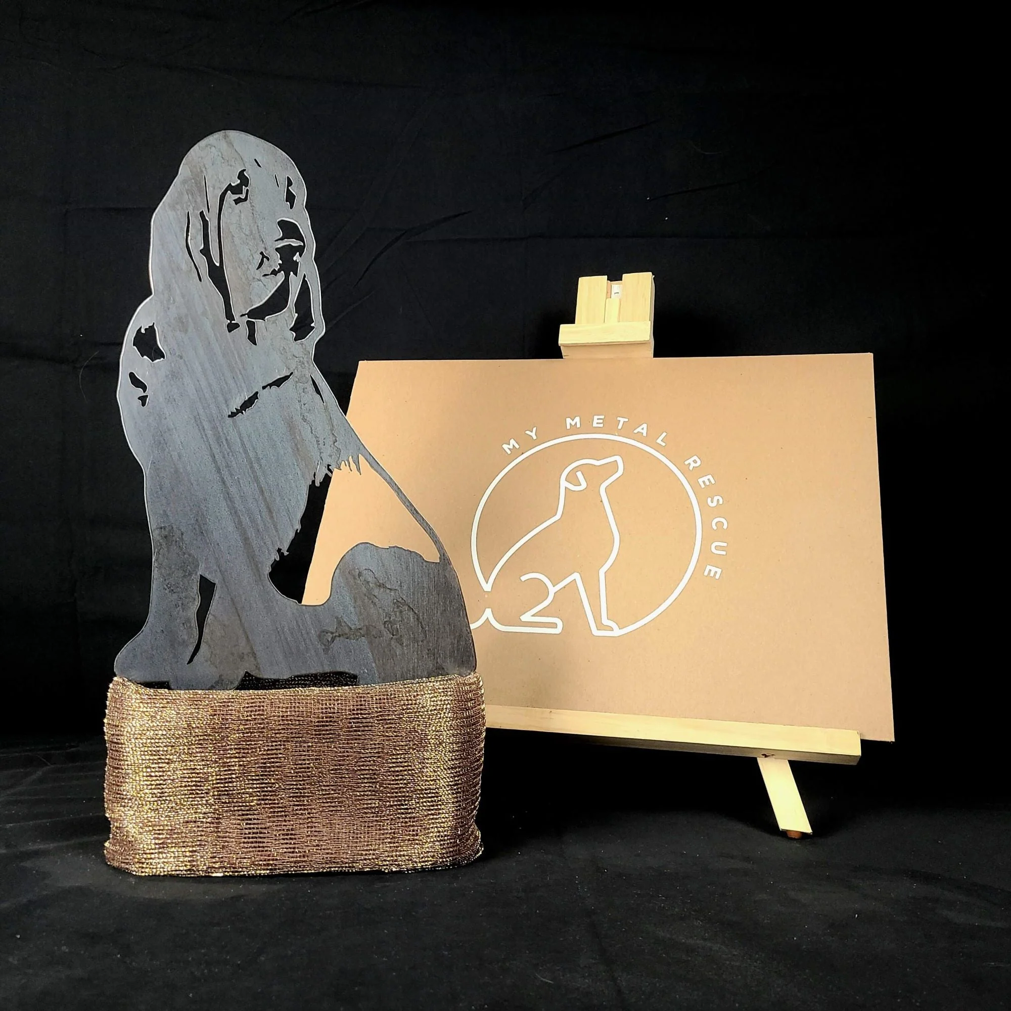 Bloodhound Garden Stake - Image 9