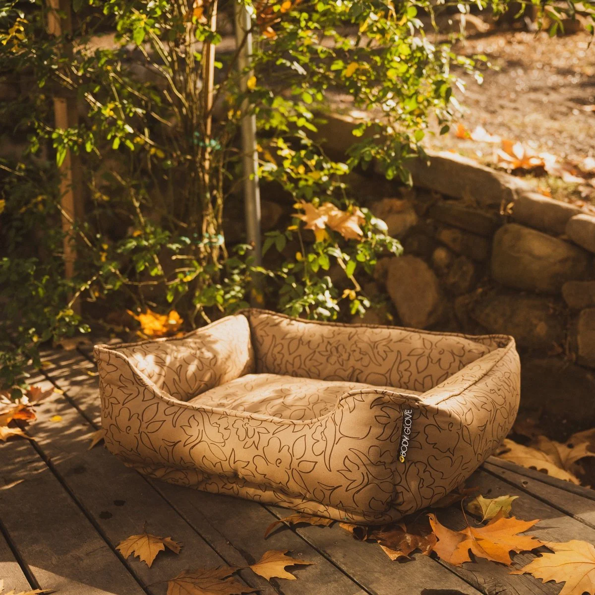 Body Glove Paintflower Kuddler Pet Bed
