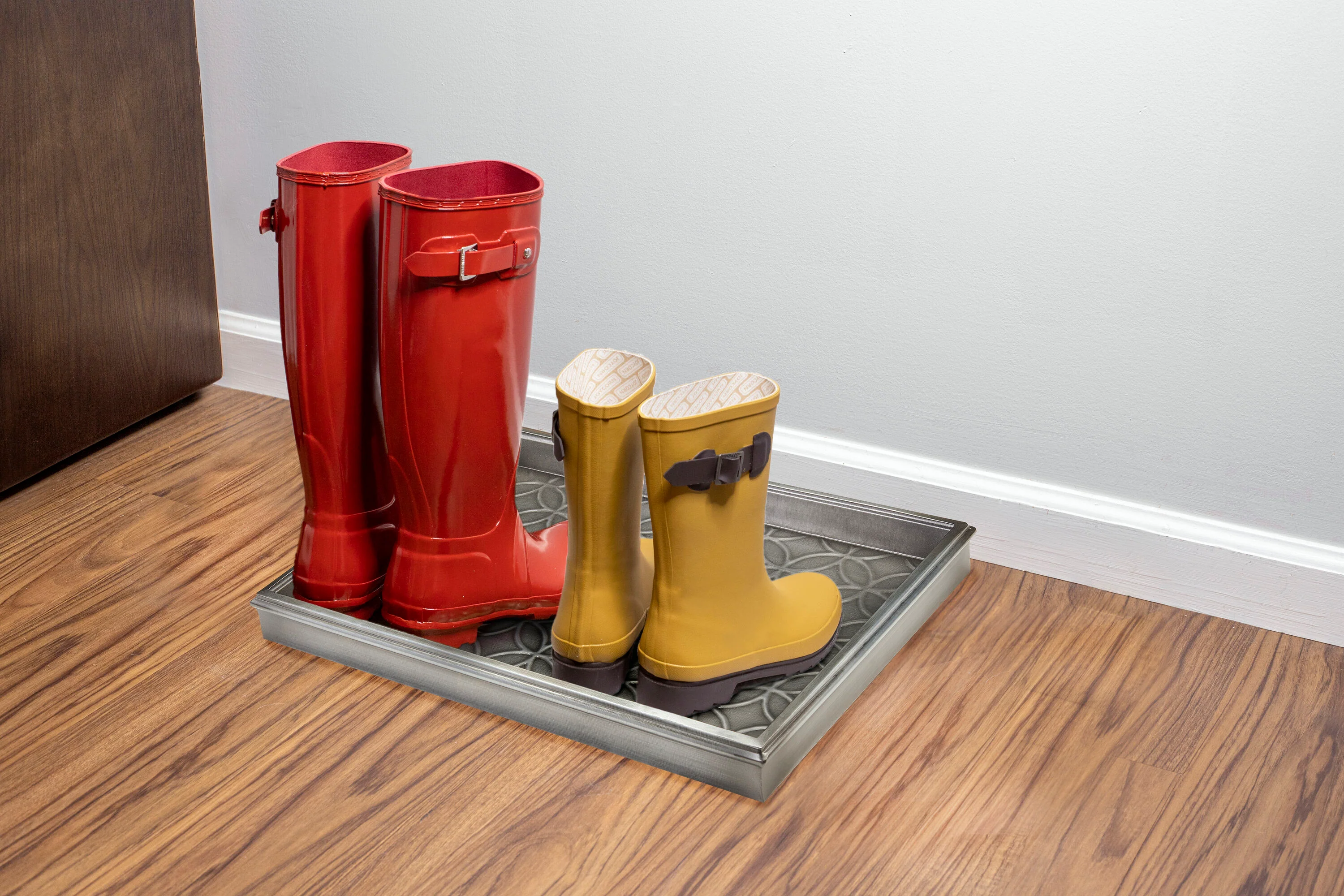 Double Circles Galvanized Steel Boot Tray, 20" - Image 3