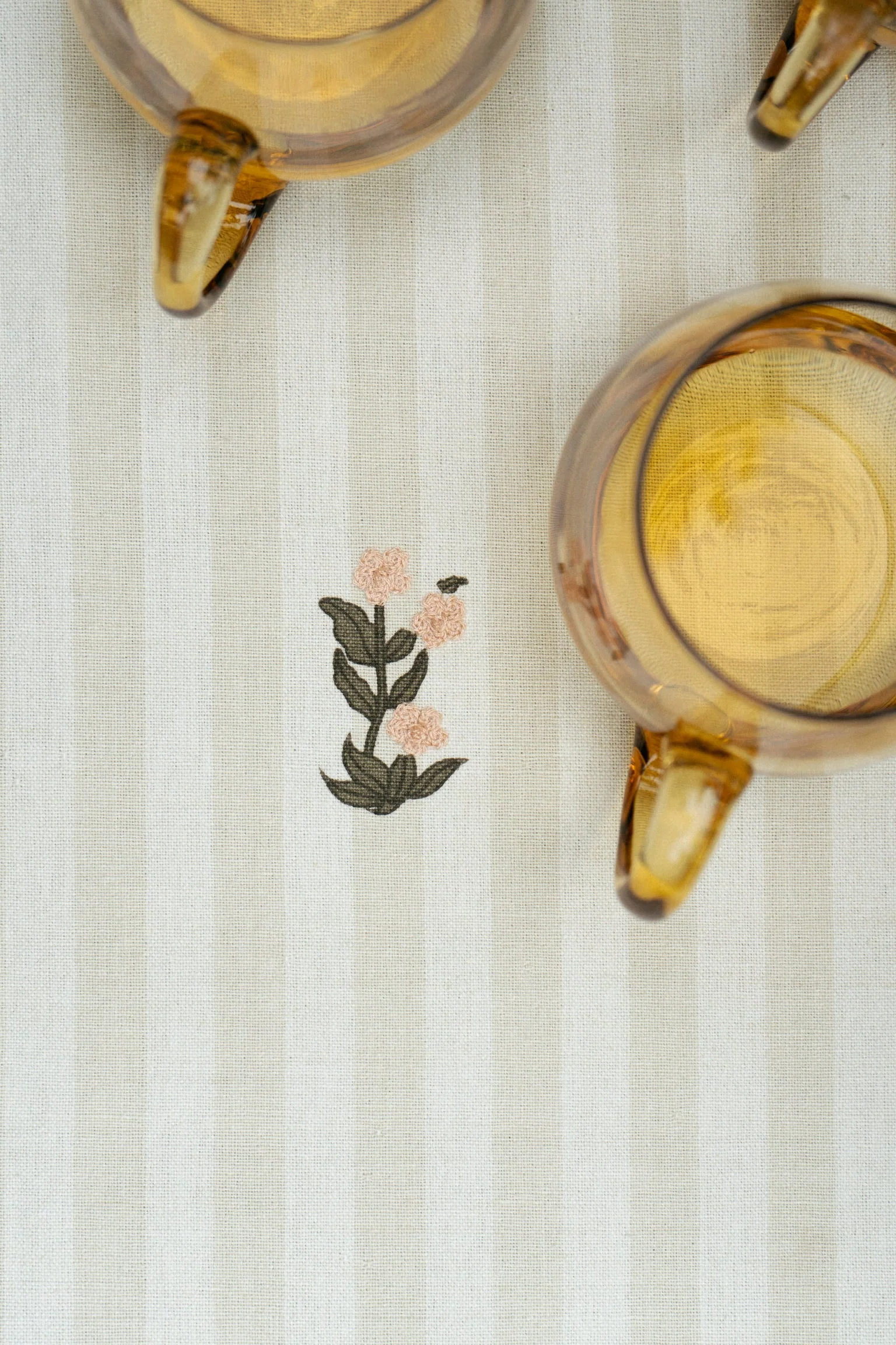 Frances Ruffled Tablecloth - Image 3