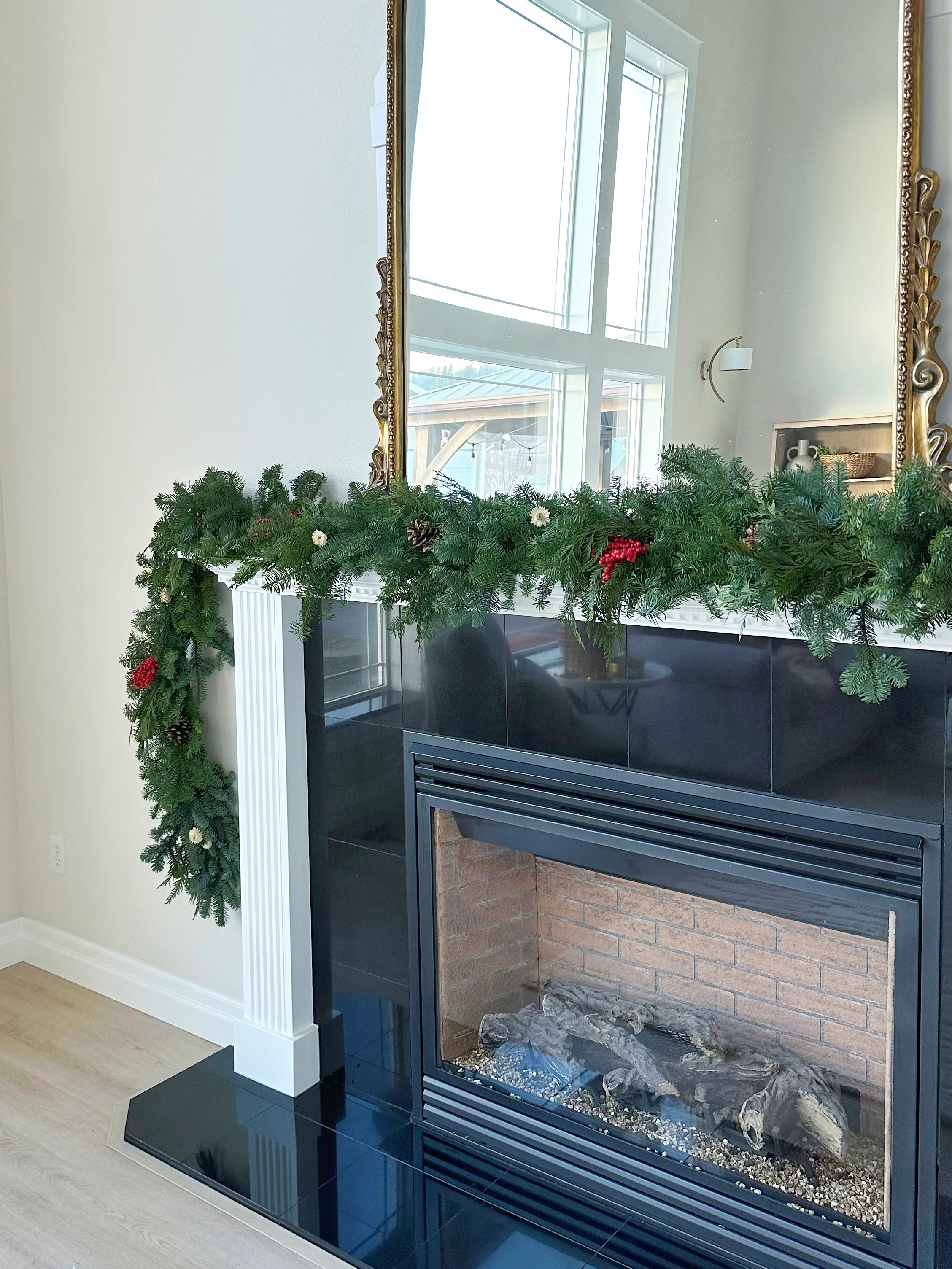 Noble Fir and Red Berries Fresh Garland, 6' - Image 5