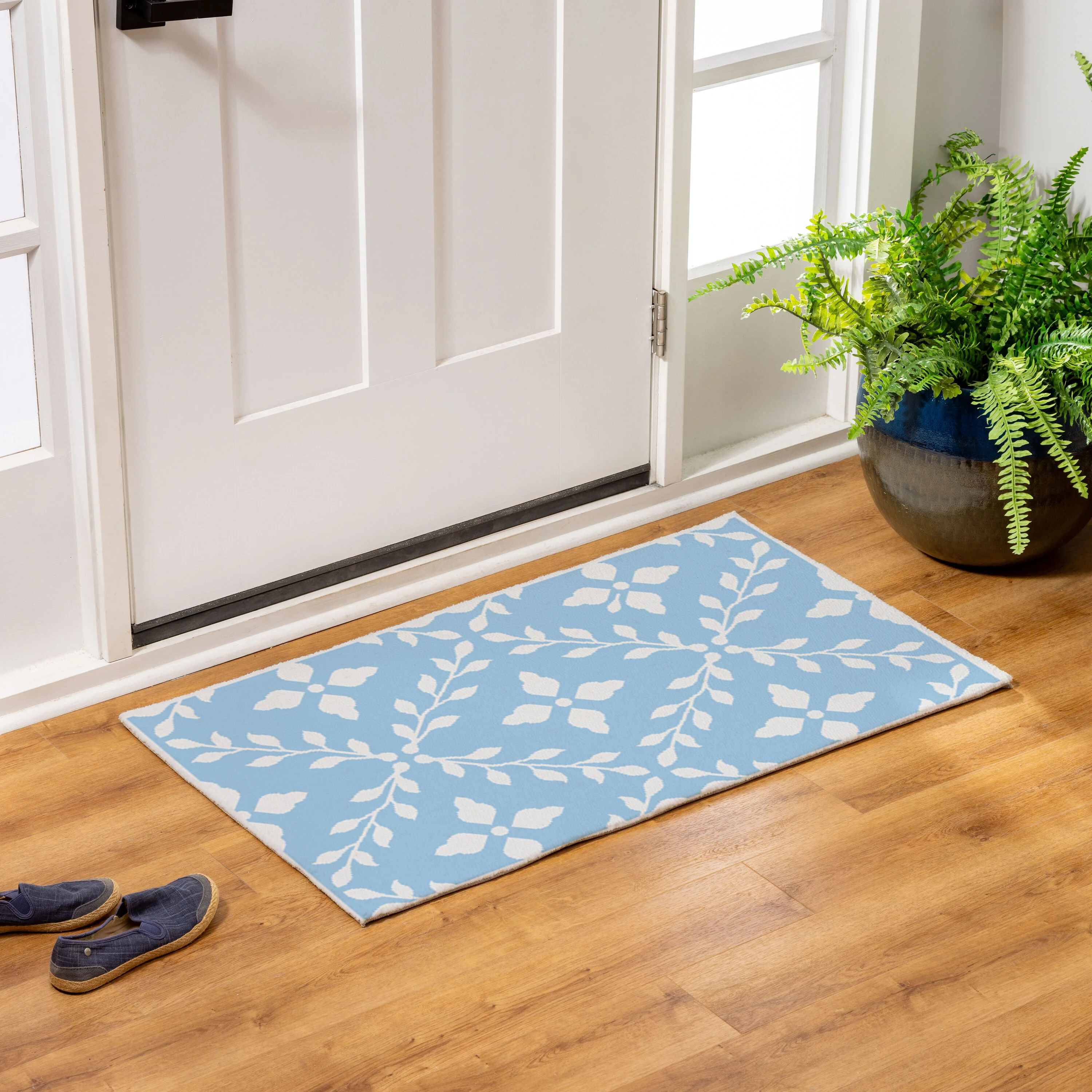 Light Blue Diamonds Indoor/Outdoor Hooked Rug 24"x42"