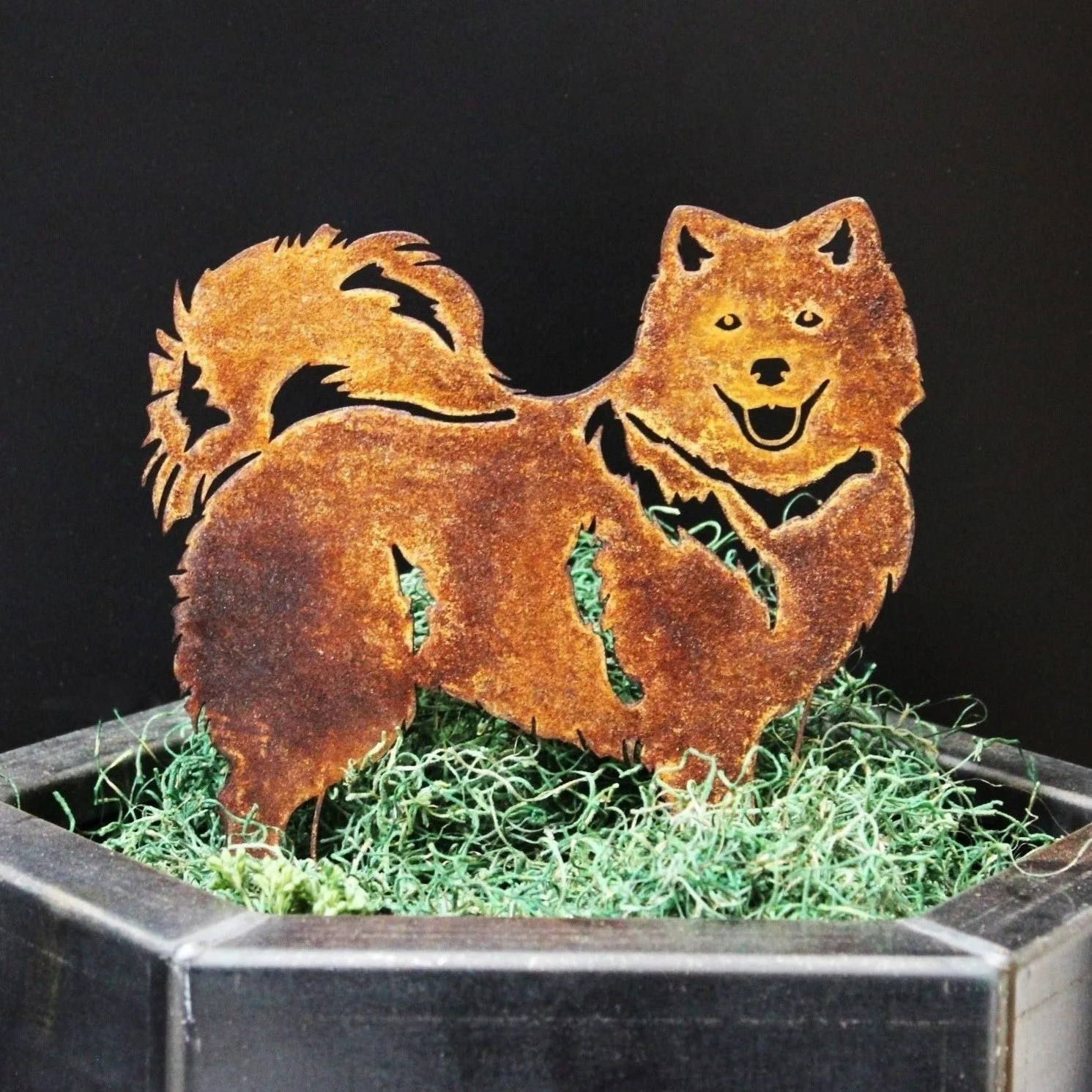 Keeshond Garden Stake - Image 6