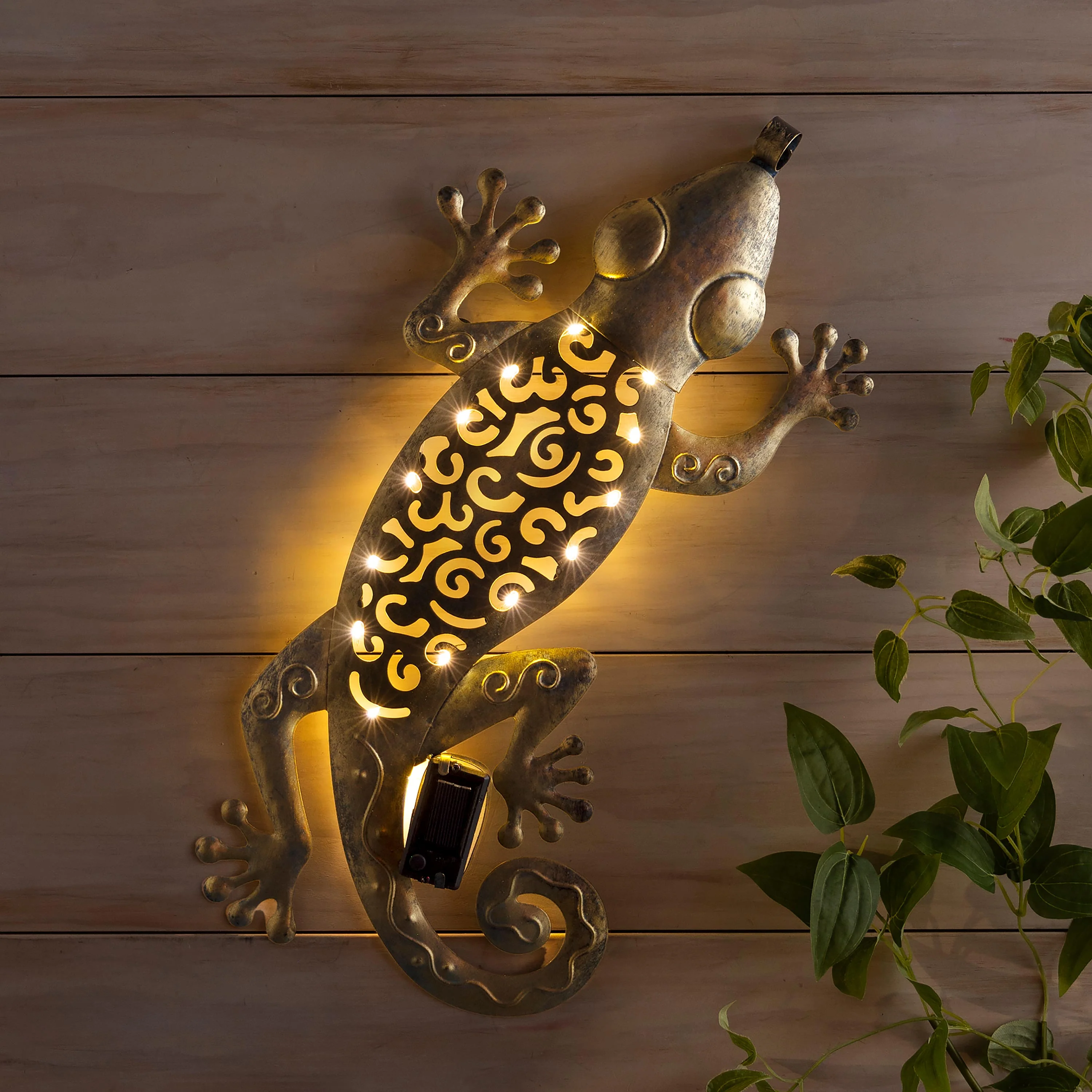 Gecko Solar Wall Accent Light - Image 2