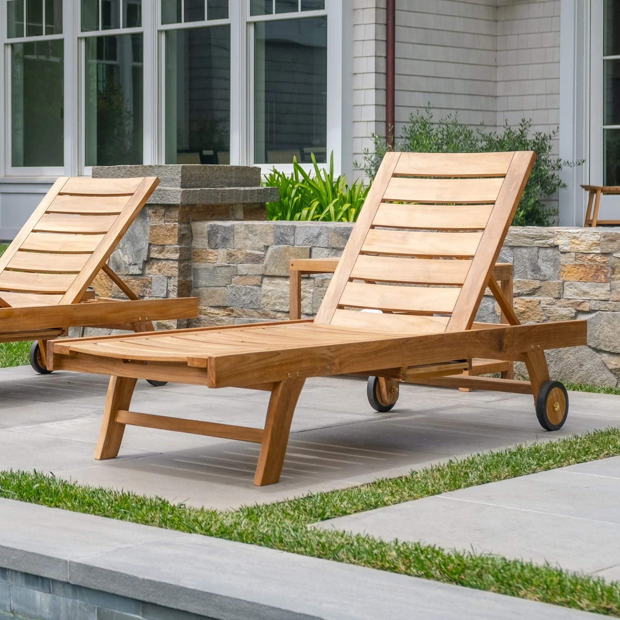 Naples Natural Teak Outdoor Sun Lounger with Adjustable Seat and Side Table - Image 4