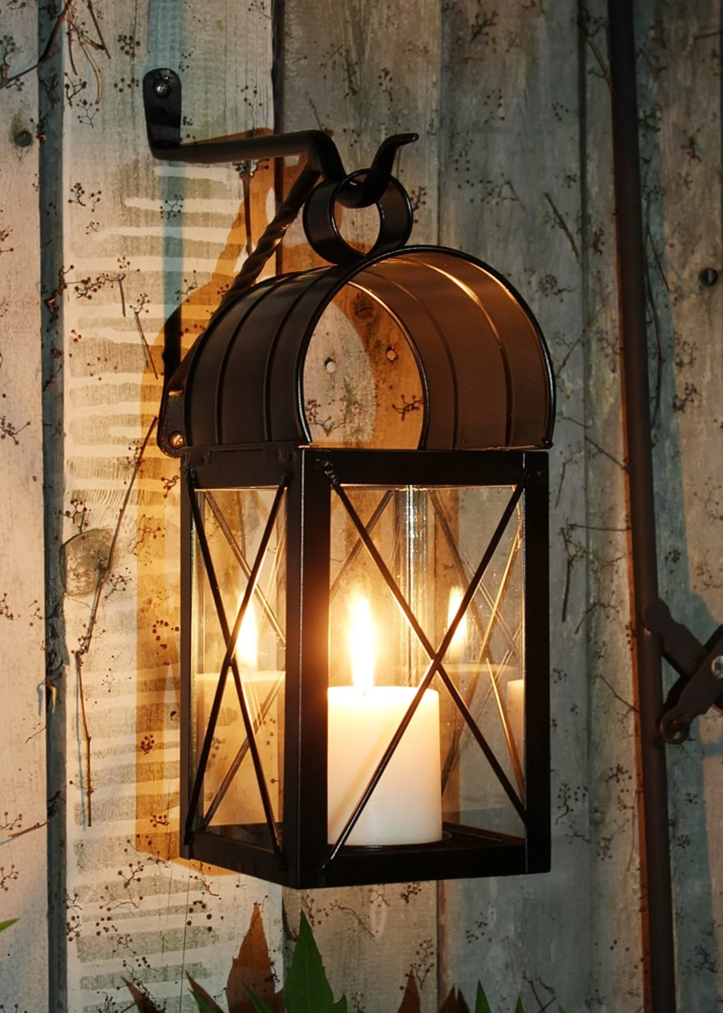 Travis House Lantern - Image 3