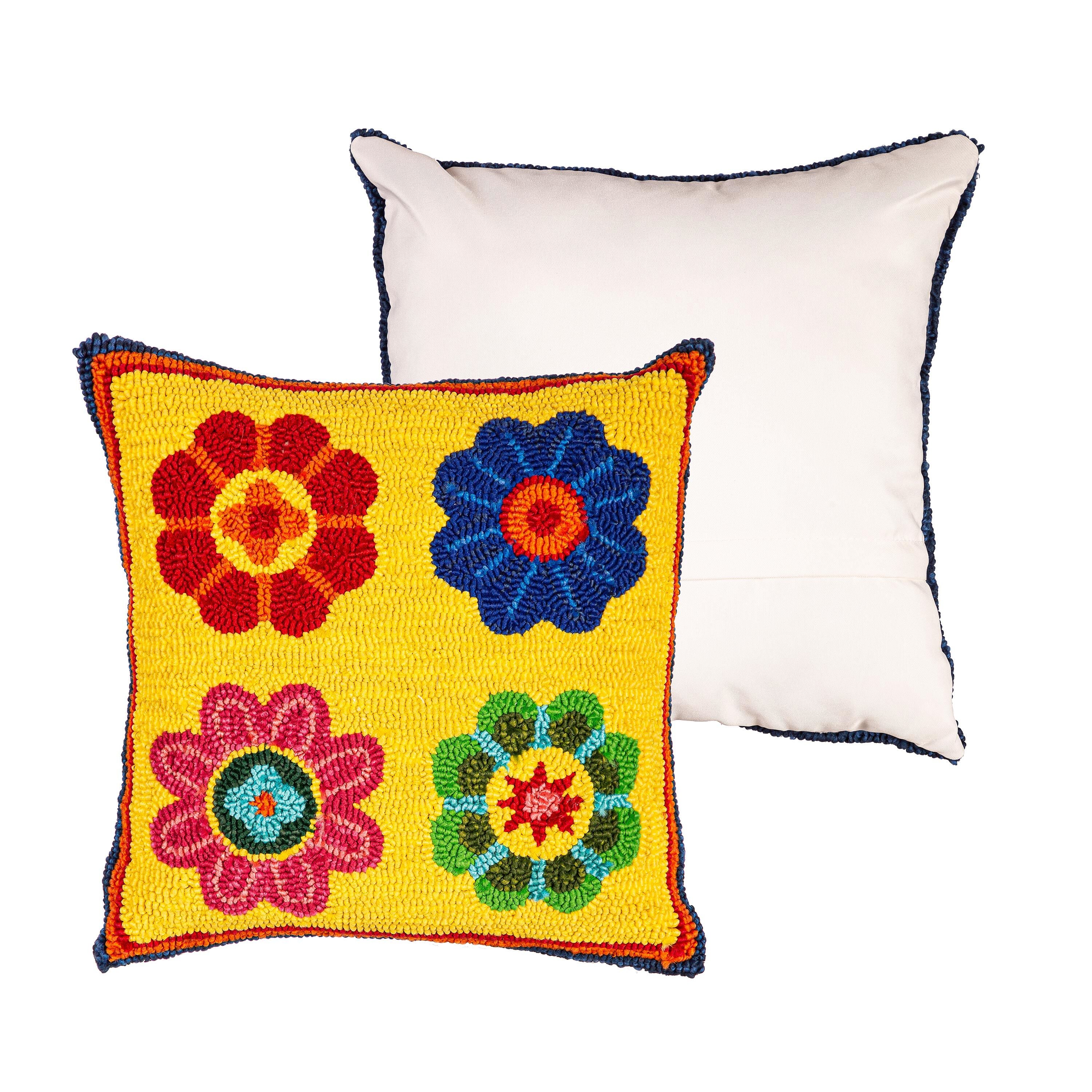 Indoor/Outdoor Palermo Floral Hooked Polypropylene Throw Pillow - Image 4