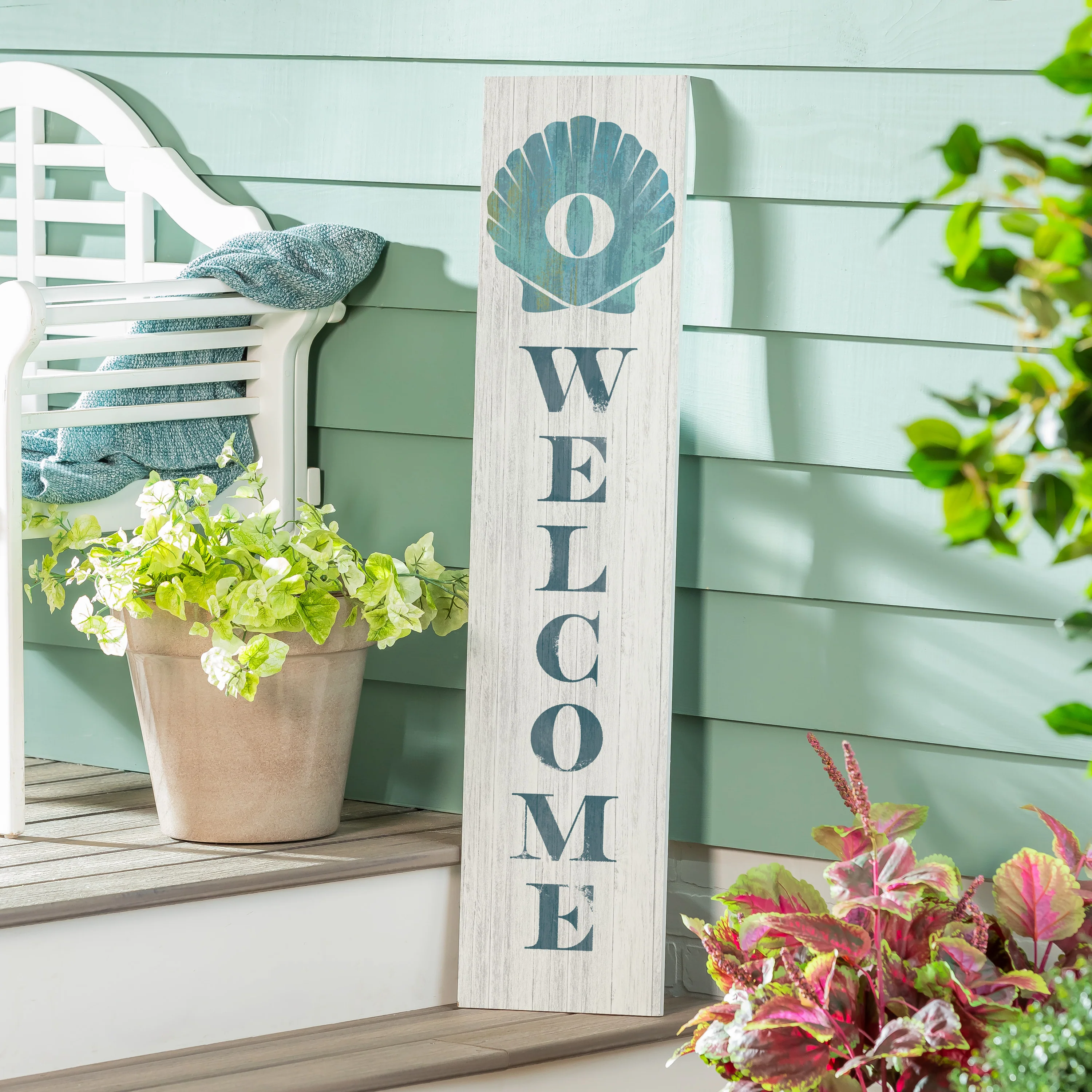 Coastal Porch Leaner Shell Monogram 46" O