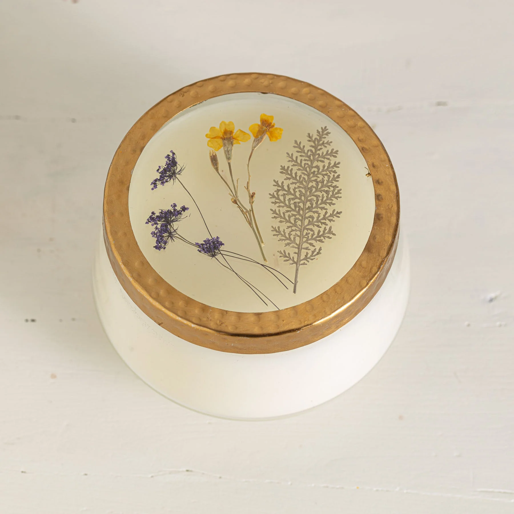 Roman Lavender Large Pressed Floral Candle - Image 2