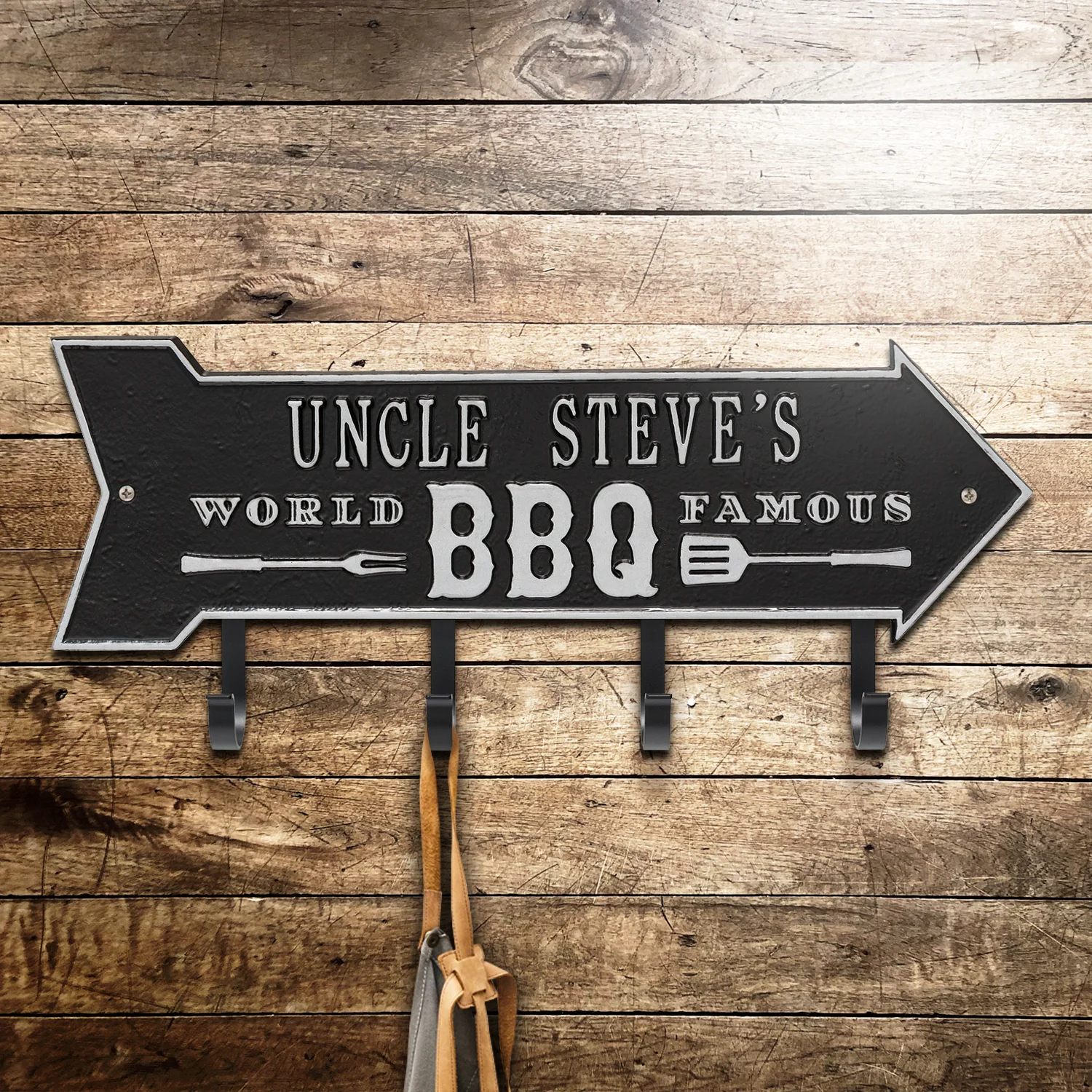 World Famous BBQ Arrow Personalized Hook Plaque - Image 4