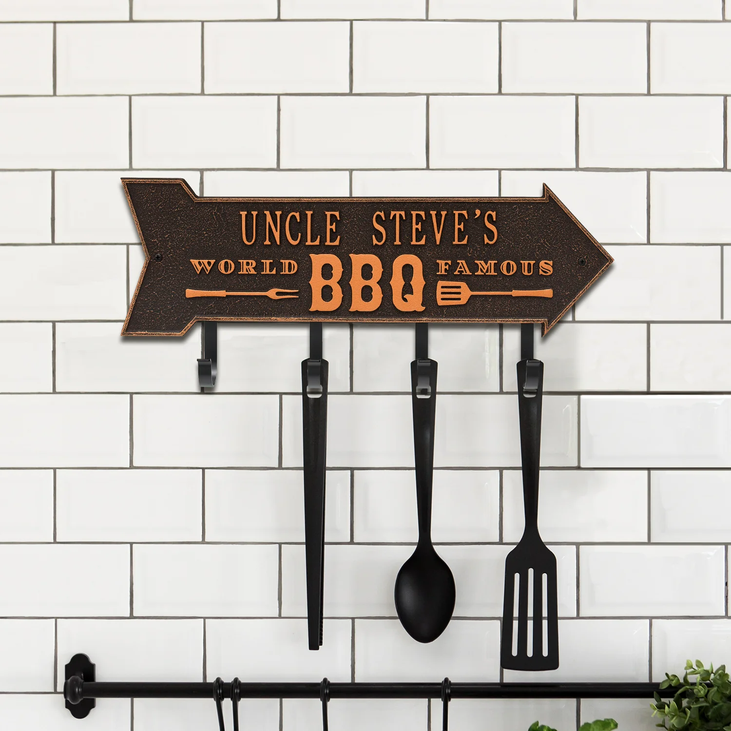 World Famous BBQ Arrow Personalized Hook Plaque - Image 6