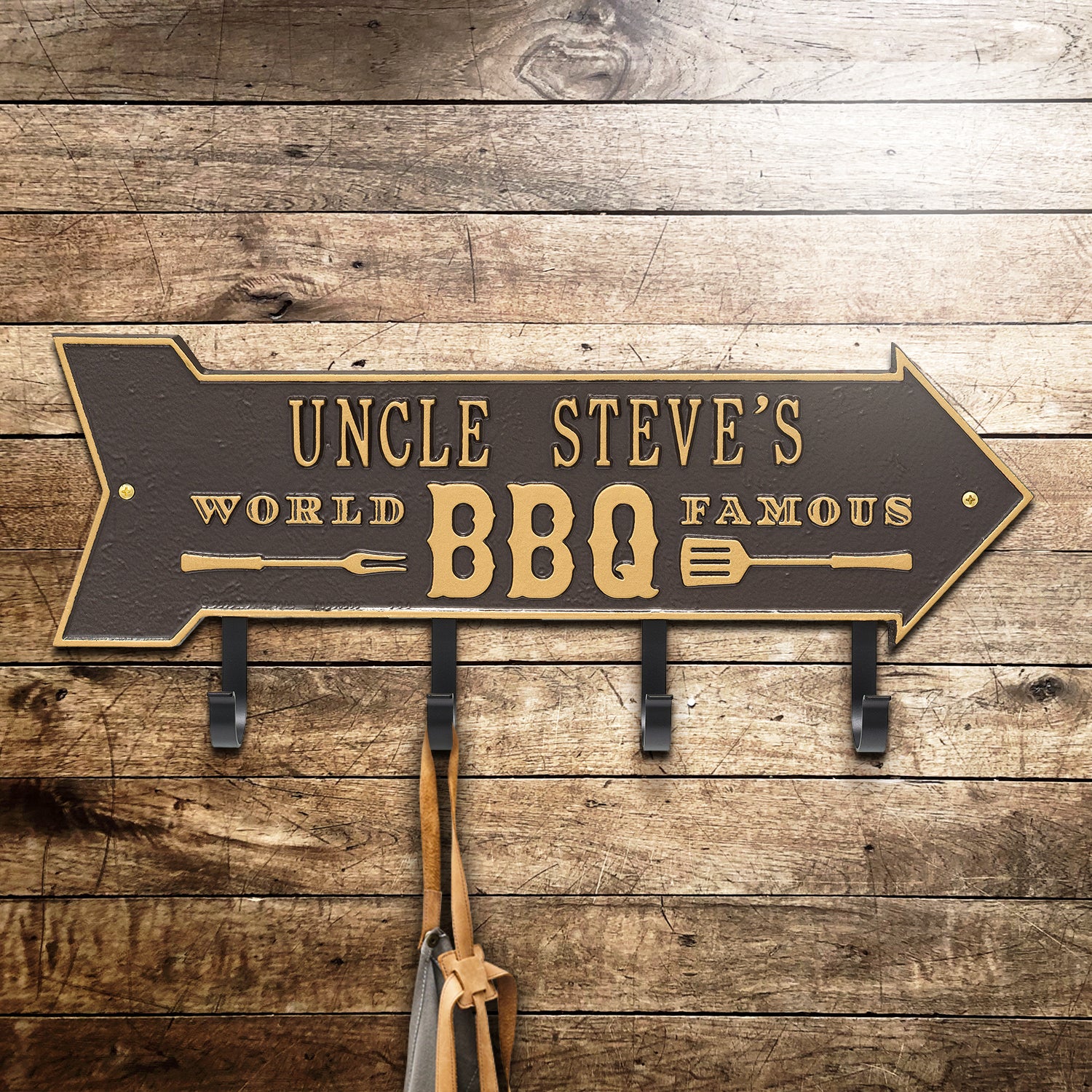 World Famous BBQ Arrow Personalized Hook Plaque - Image 7