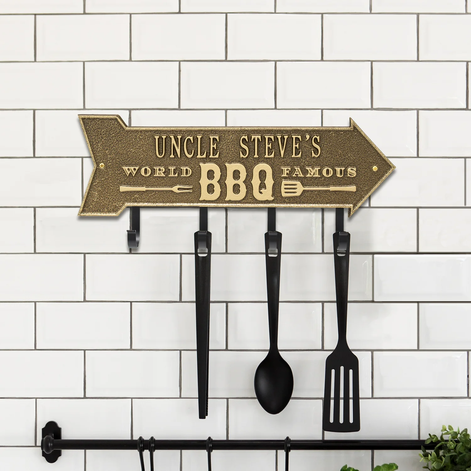 World Famous BBQ Arrow Personalized Hook Plaque - Image 9