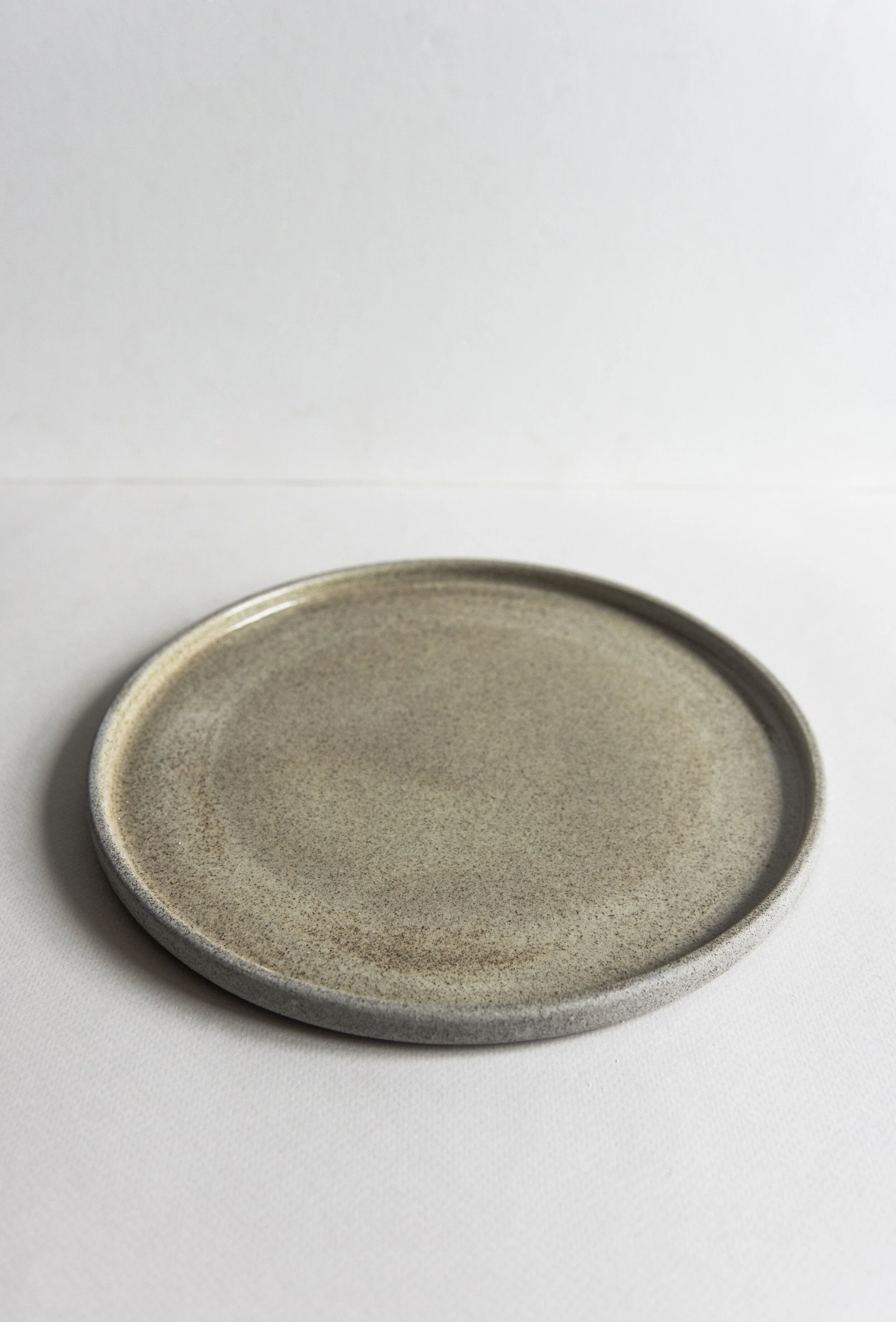 Stoneware Dinner Plates "Concrete" - Image 6