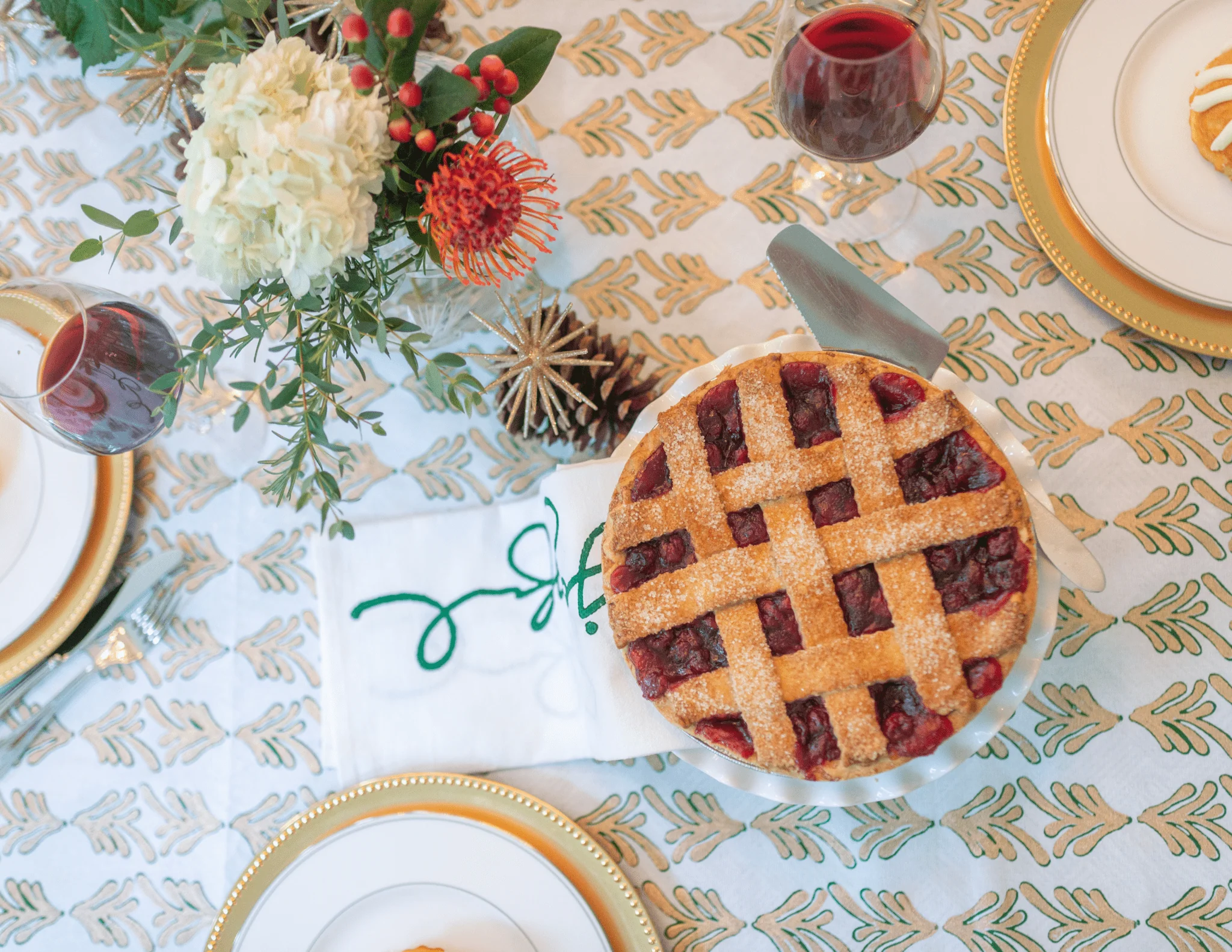 Evergreen & Gold Palmetto Tablecloth - Image 3