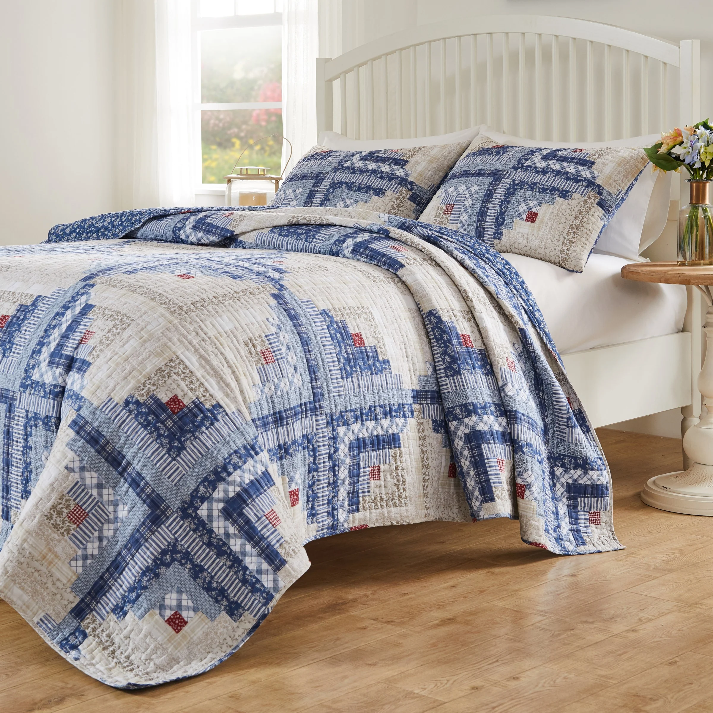 Cottage Cabin Reversible Bedding - Image 3