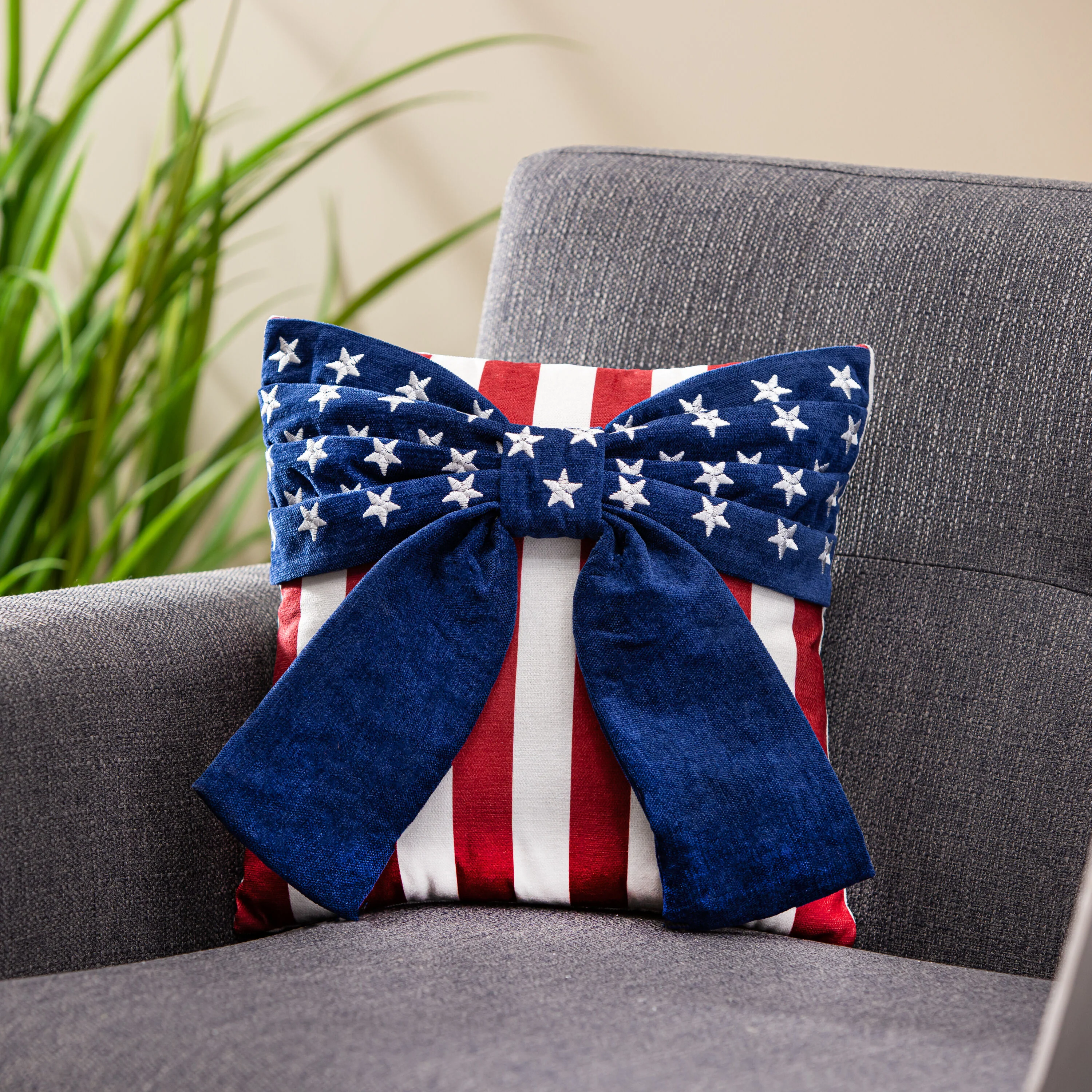American Classic Throw Pillow Square Patriotic Bow, 16"